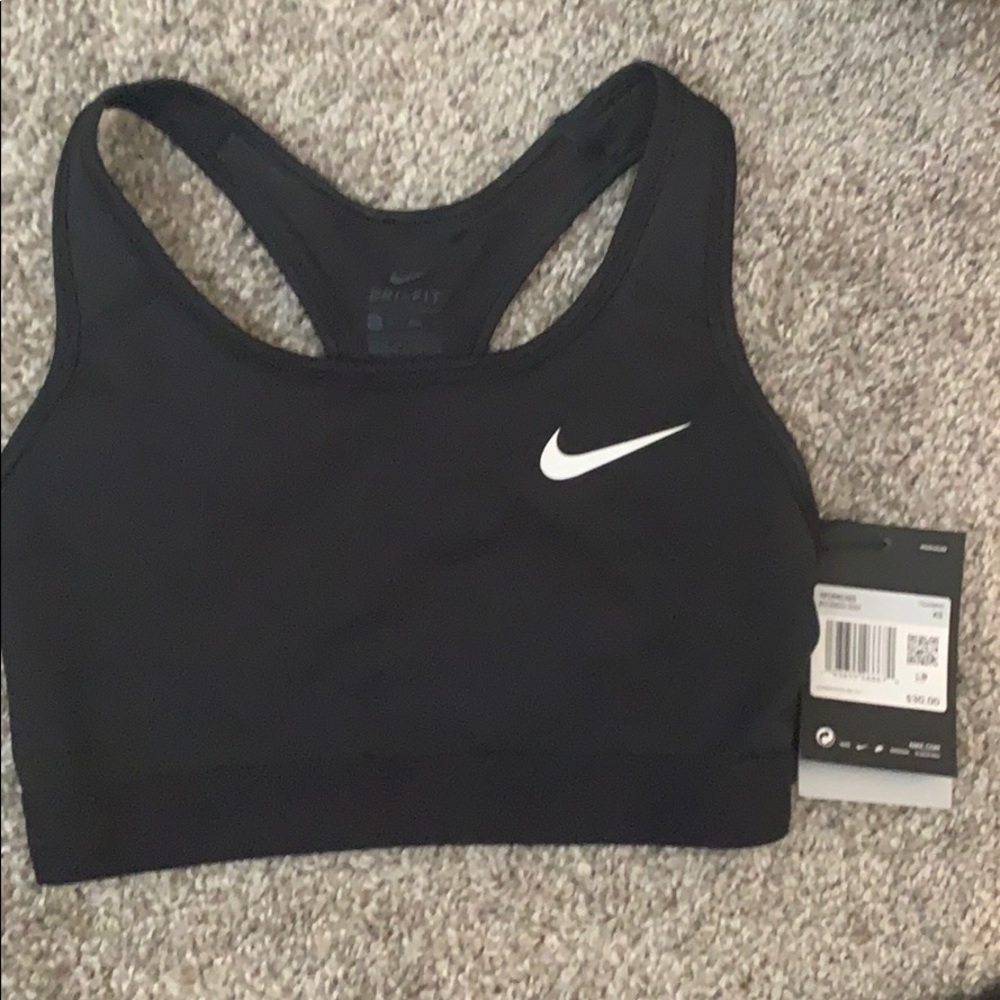 Nike medium support sports bra